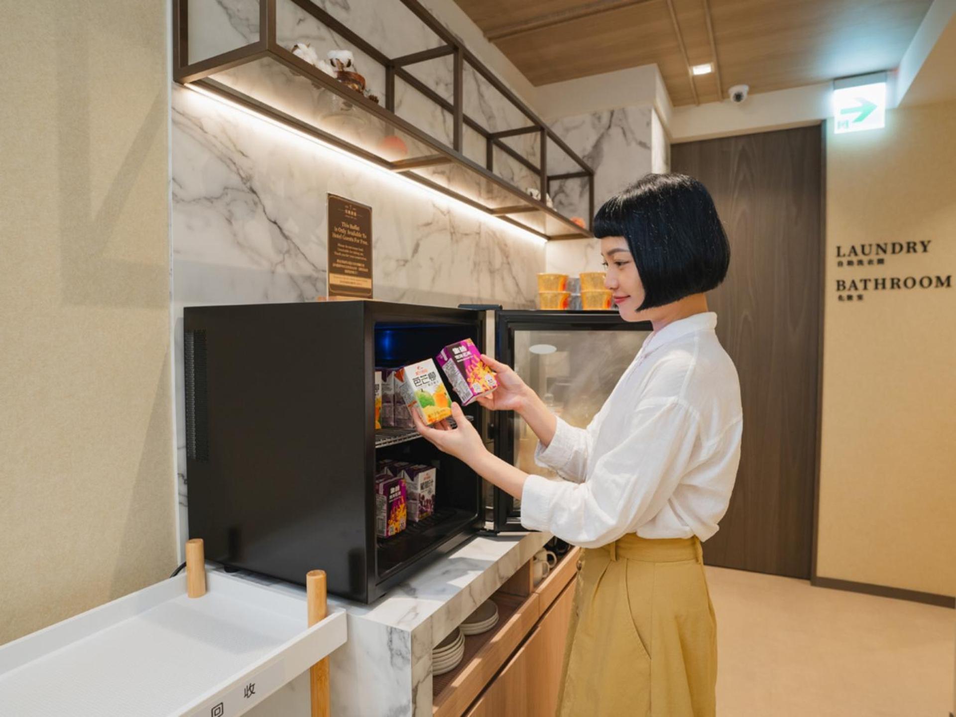 Royal Rose Hotel Zhongshan Taipei Exterior photo