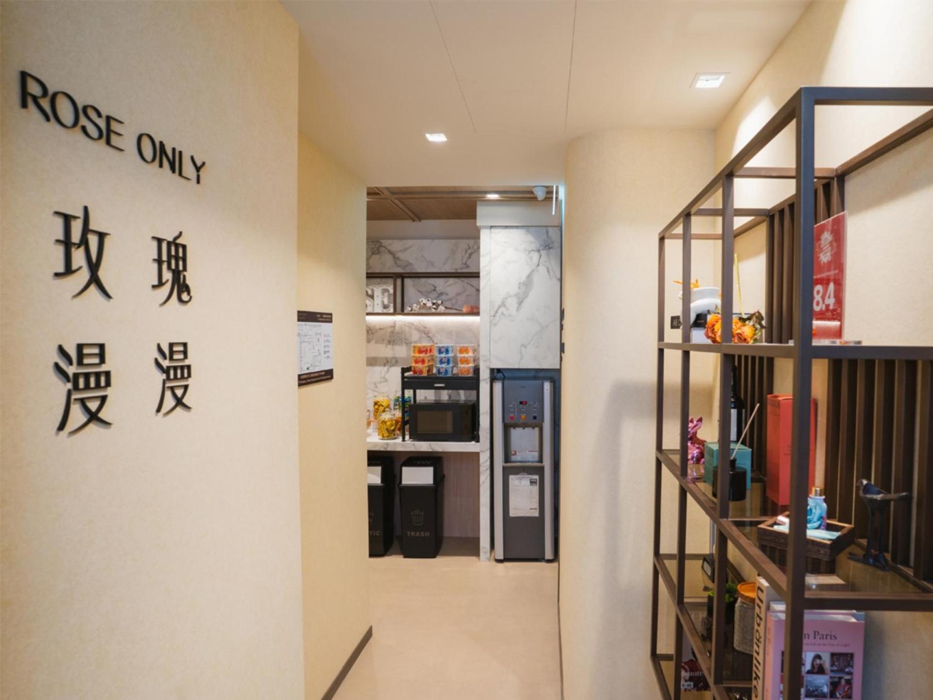 Royal Rose Hotel Zhongshan Taipei Exterior photo