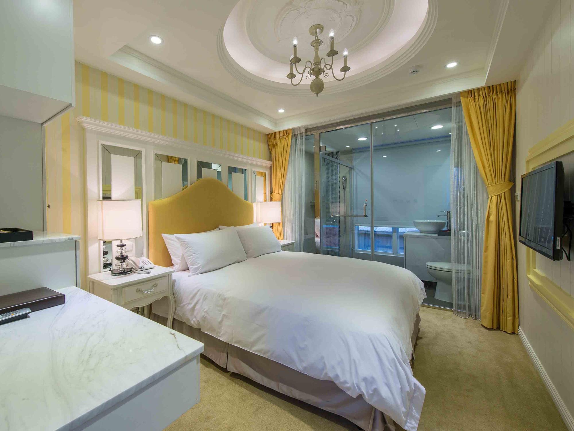 Royal Rose Hotel Zhongshan Taipei Exterior photo
